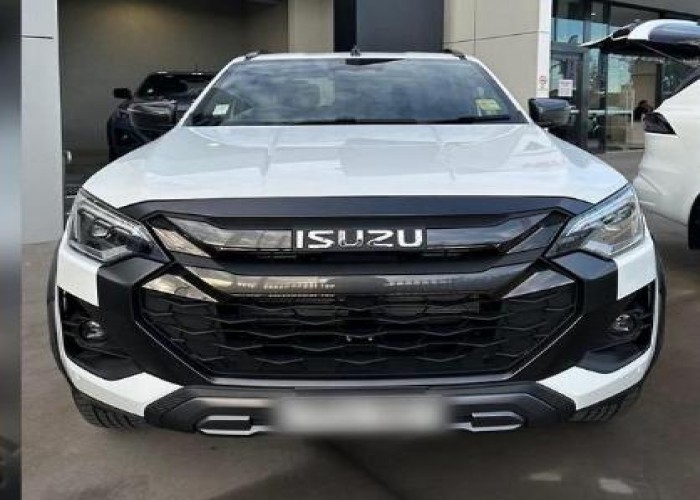 Used 1
                    ISUZU
                     for Sale Image