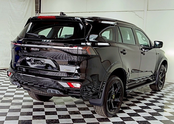 Used 7
                    ISUZU
                     for Sale Image