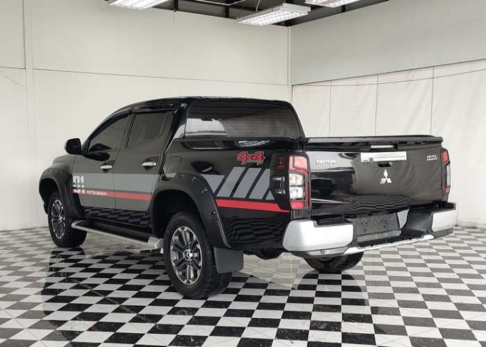 Used 8
                    MITSUBISHI
                     for Sale Image