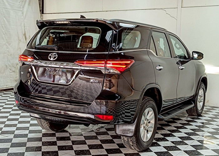 Used 12
                    TOYOTA
                     for Sale Image