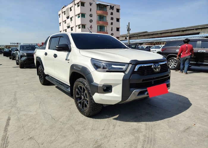 Used 8
                    TOYOTA
                     for Sale Image