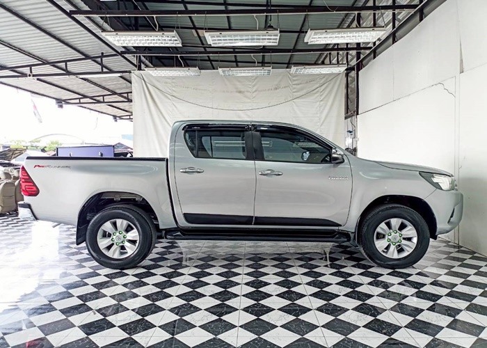 Used 8
                    TOYOTA
                     for Sale Image