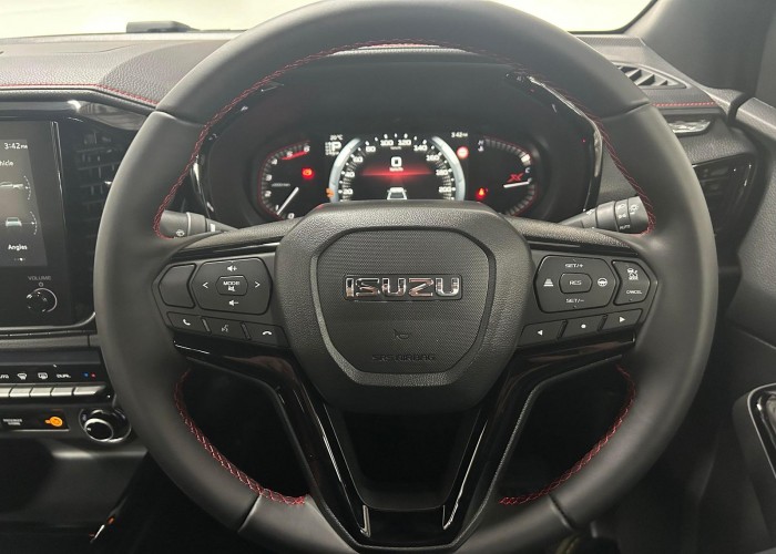 Used 1
                    ISUZU
                     for Sale Image